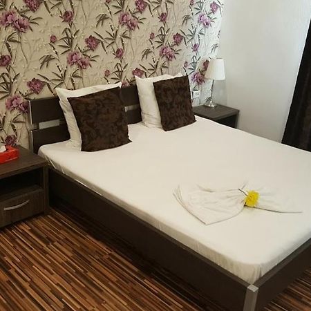 Hotel Viva โปลเยชต์ ภายนอก รูปภาพ