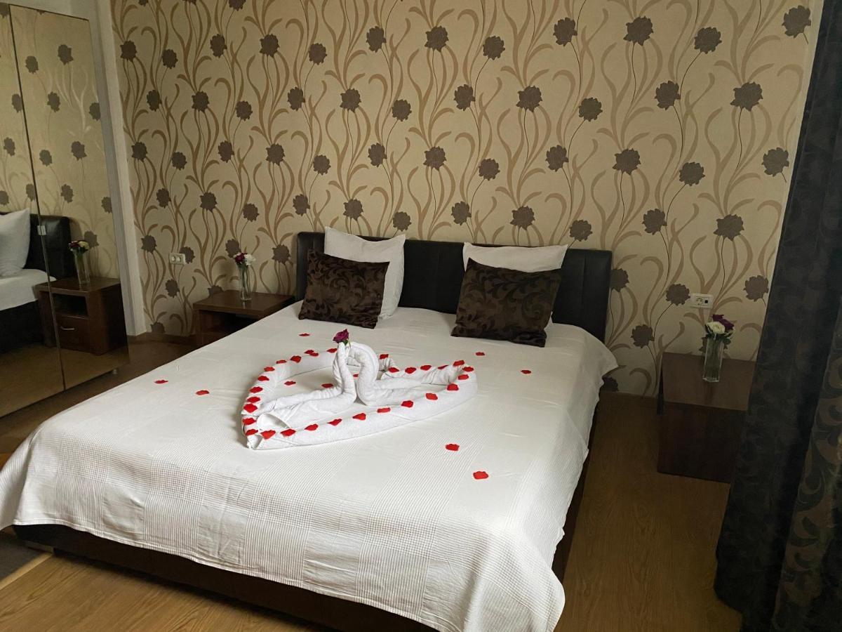 Hotel Viva โปลเยชต์ ภายนอก รูปภาพ