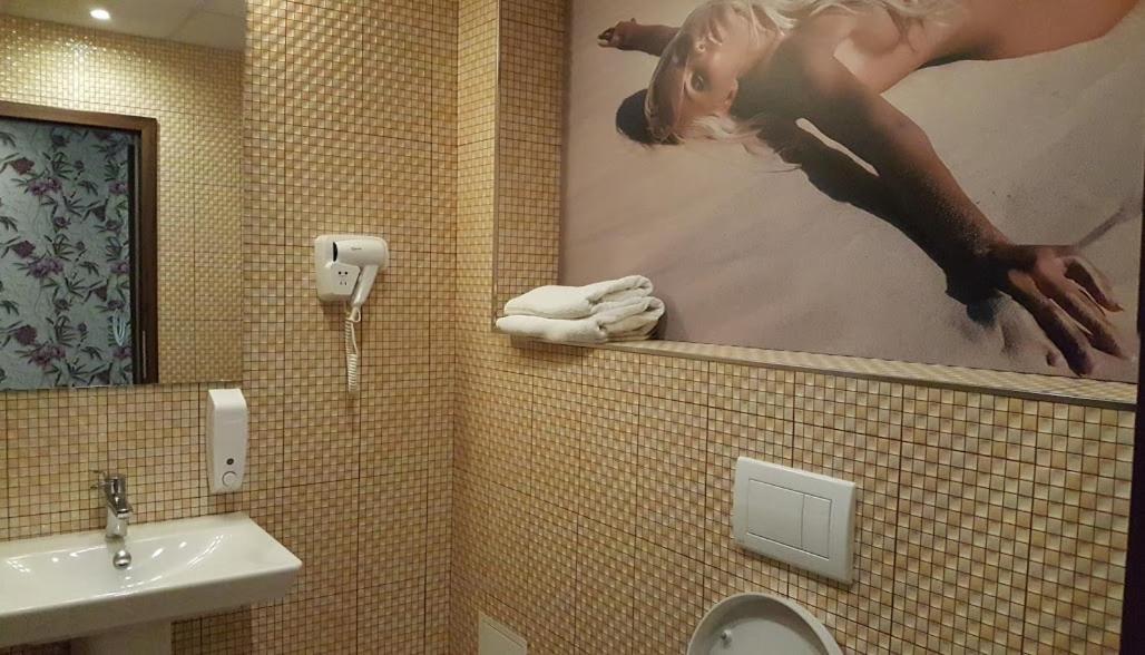 Hotel Viva โปลเยชต์ ภายนอก รูปภาพ