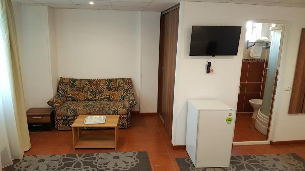 Hotel Viva โปลเยชต์ ภายนอก รูปภาพ